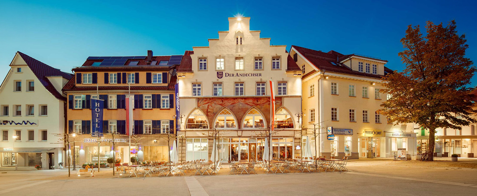 Andechser Göppingen | Aussenaufnahme bei Nacht